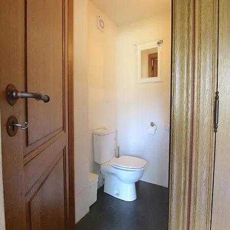 Riverside Mansion Retreat *