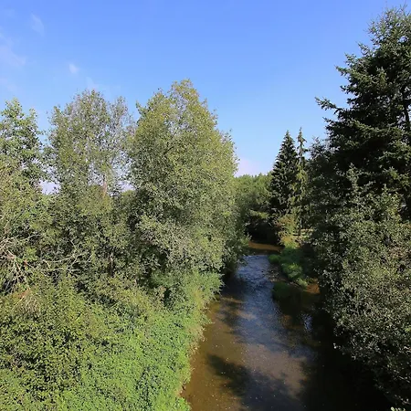 Feriehus Riverside Mansion Retreat Le Parque