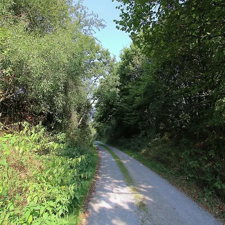 Nyaraló Riverside Mansion Retreat *